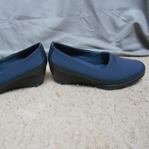 NWOT Clark’s blue slip on 2” wedge heel shoes 6W - Picture 3 of 5